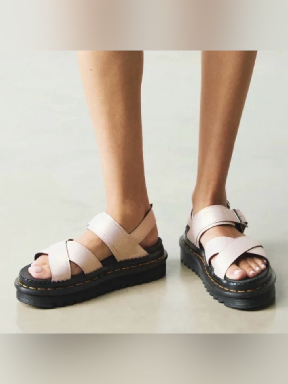 NWOT Dr. Martens Voss II sandals in a taupe or dusty rose leather Size 8